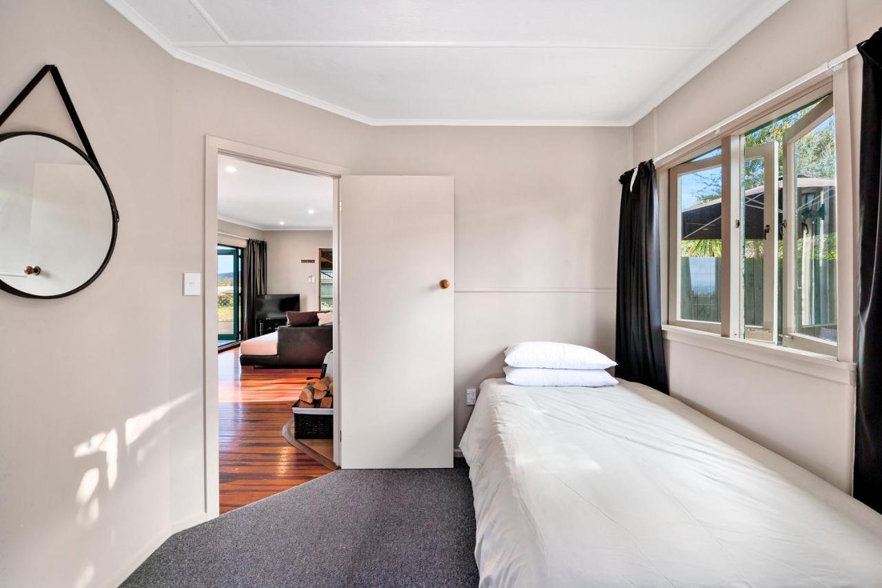 Kaihua Lookout - Taupo Holiday Home Екстер'єр фото